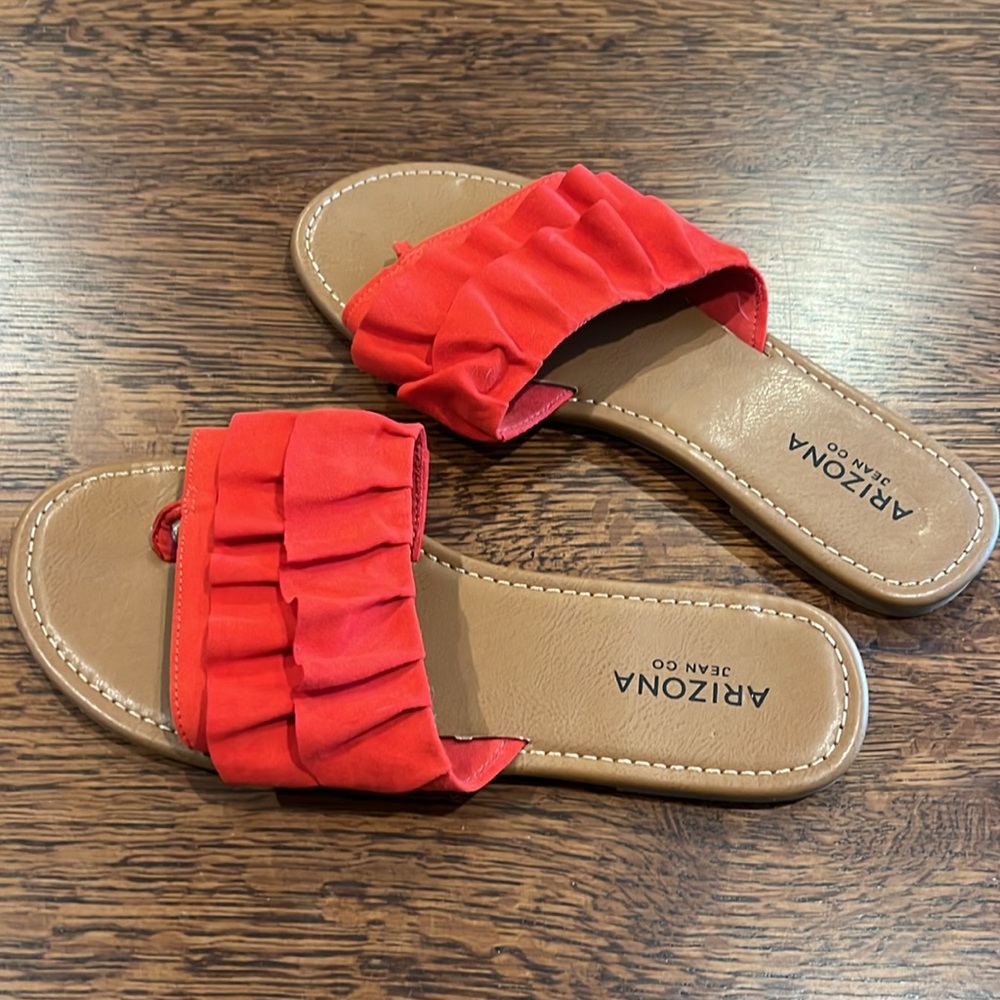 Arizona - women size 9 flip flop